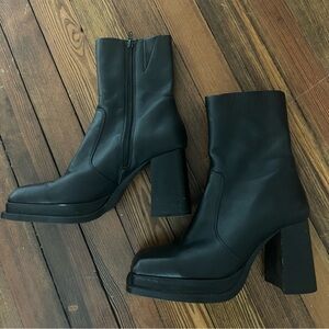 Vagabond Square toe boots